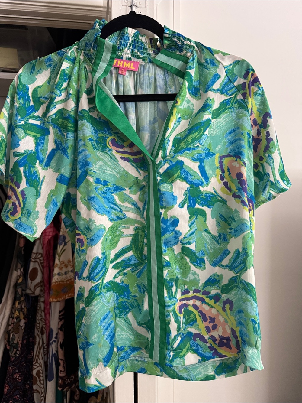 THML Green & Blue Abstract Short-Sleeve Button-Down Shirt